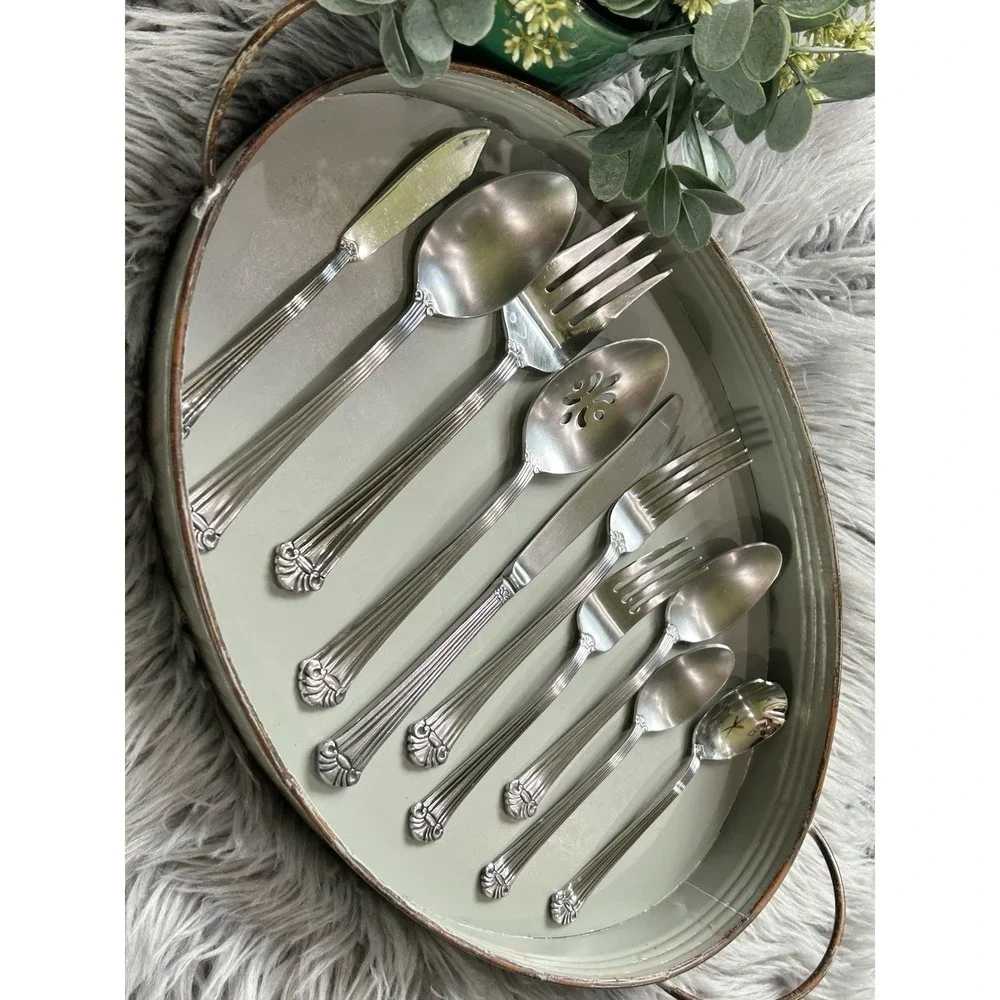 Oneida Baltimore 27 Piece Set 18/10 Stainless Steel **See Description For Counts